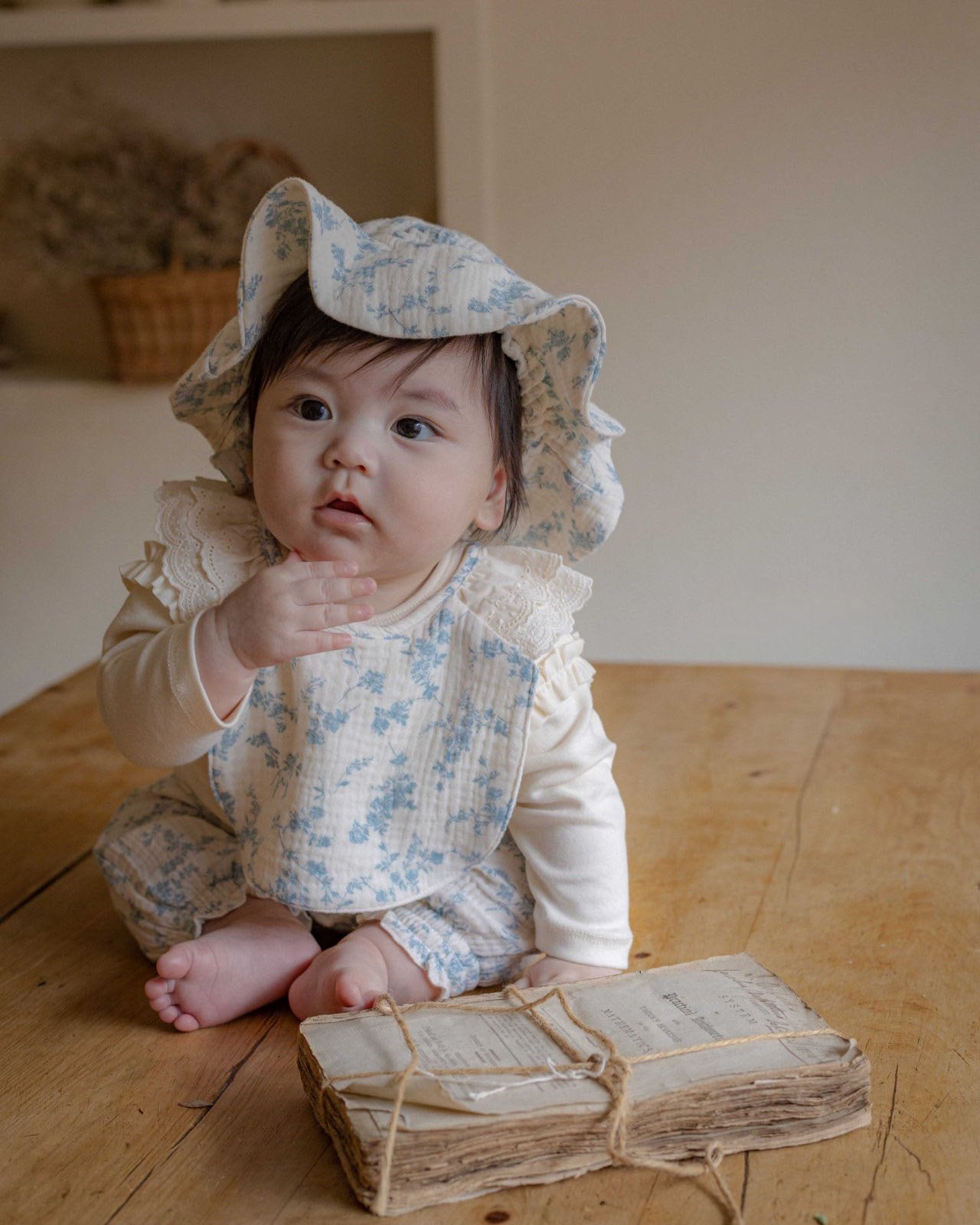 Aubrey Bib