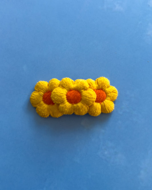 Daisy Bloom Clip - Yellow