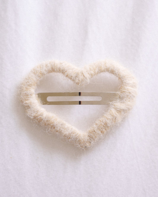 Fuzzy Heart Snap Clip – Oat Milk