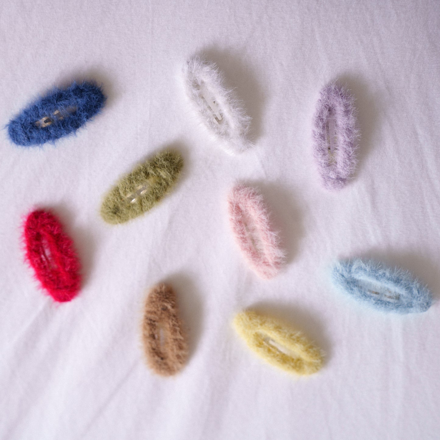 Fuzzy Oval Snap Clip - Navy