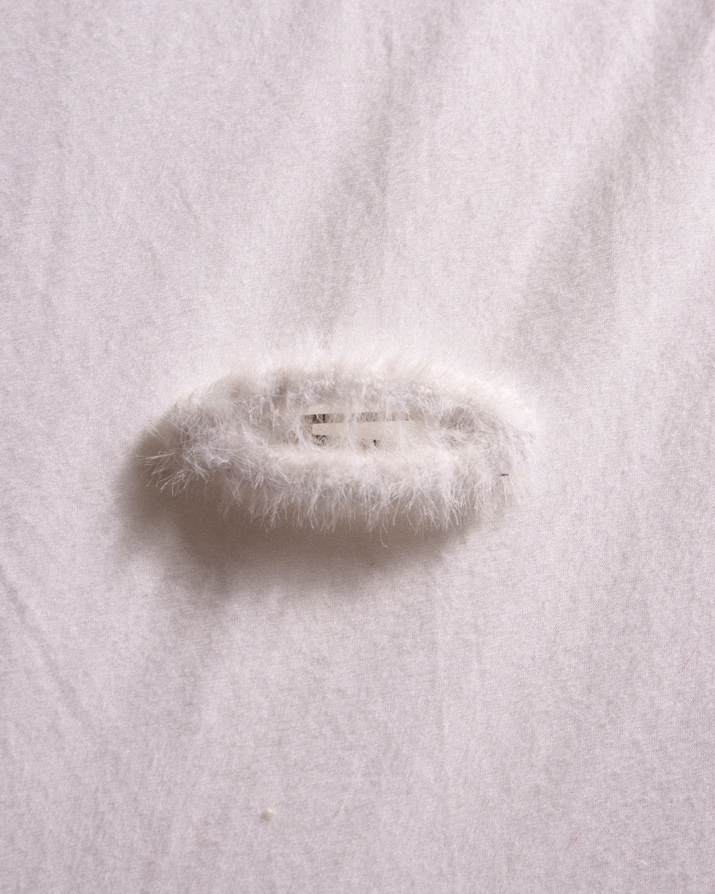 Fuzzy Oval Snap Clip - Snow Puff