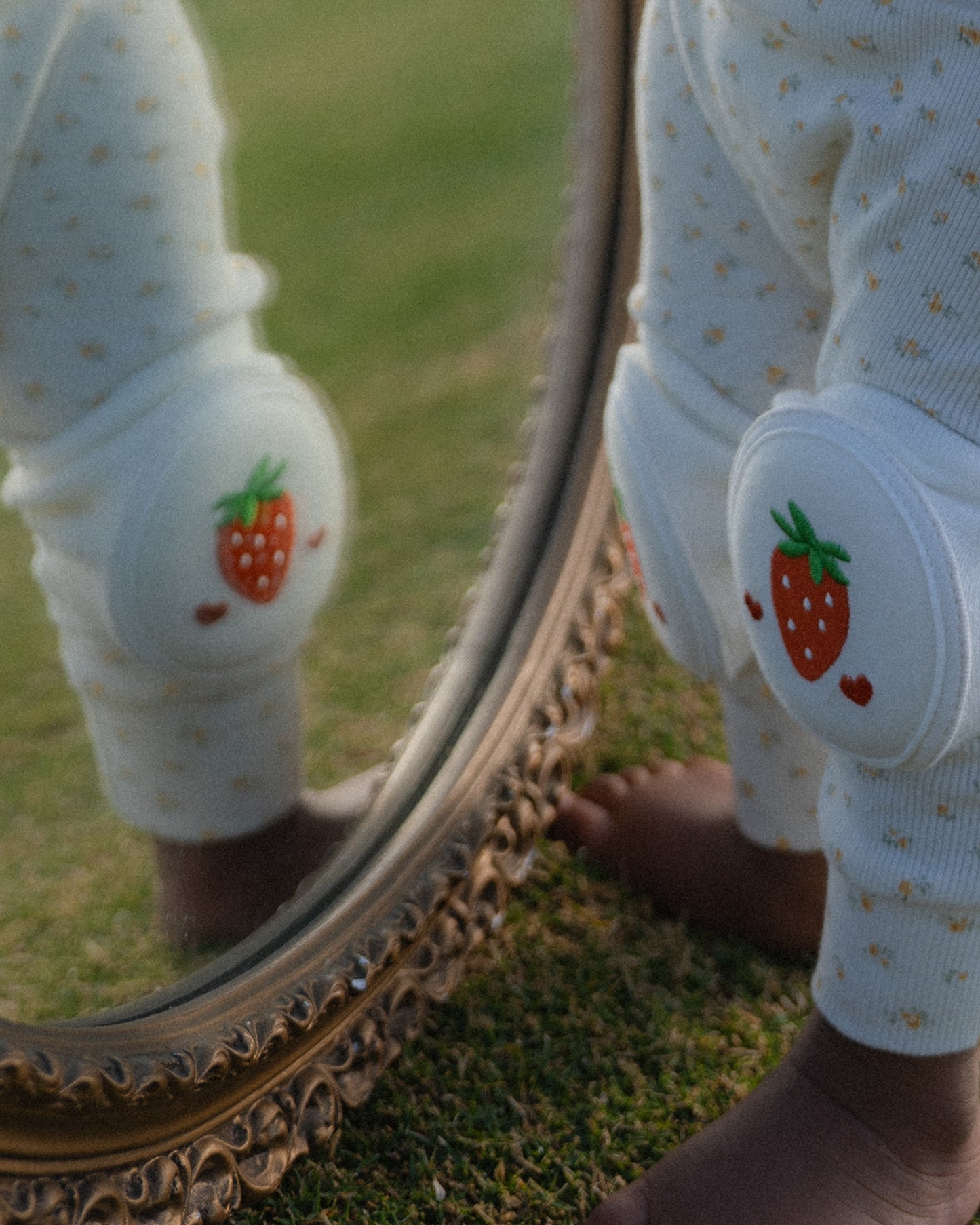 GrowGuard Knee Pads - Strawberry