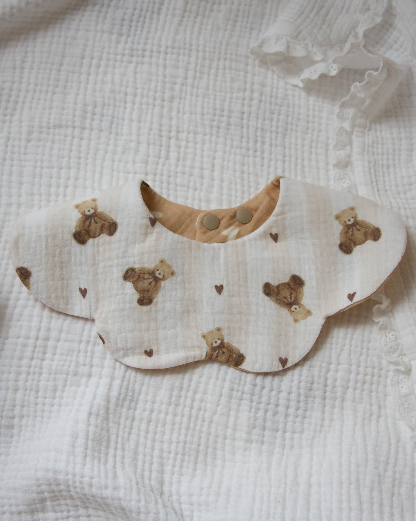 Organic Muslin 7-Layer Dribble Bib - Teddy Hearts