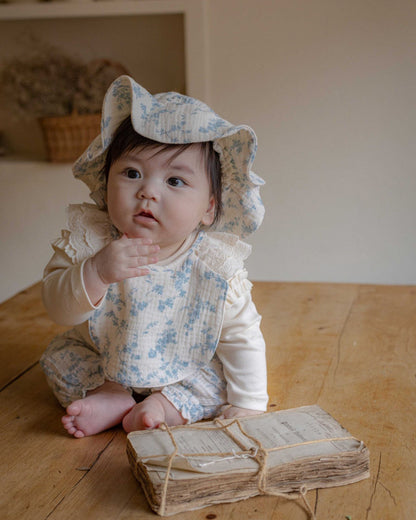 Aubrey Bib