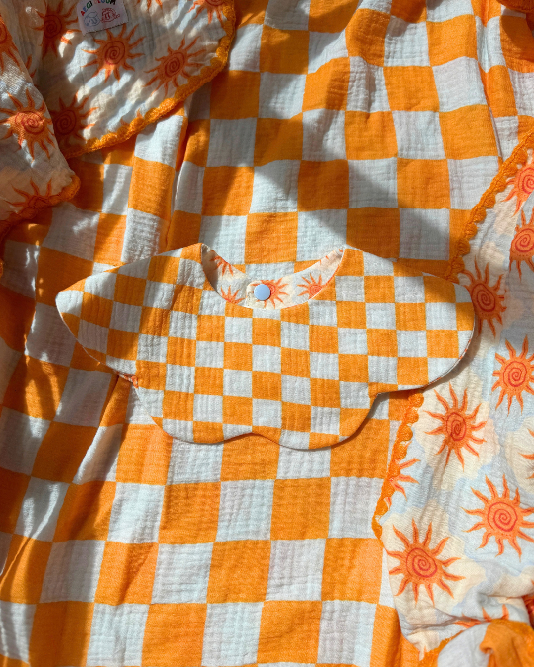 Reversible Organic Muslin Waterproof Bib - Sunny Side
