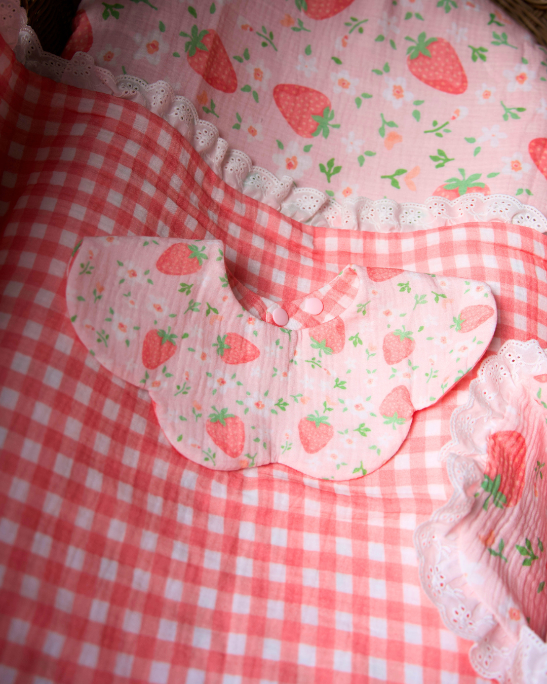 Reversible Organic Muslin Waterproof Bib - Strawberry Garden