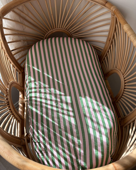 Organic Muslin Fitted Sheet - Strawberry Matcha