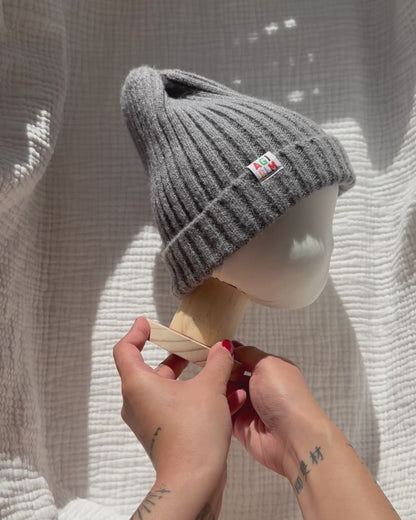Fluffy Beanie - Grey