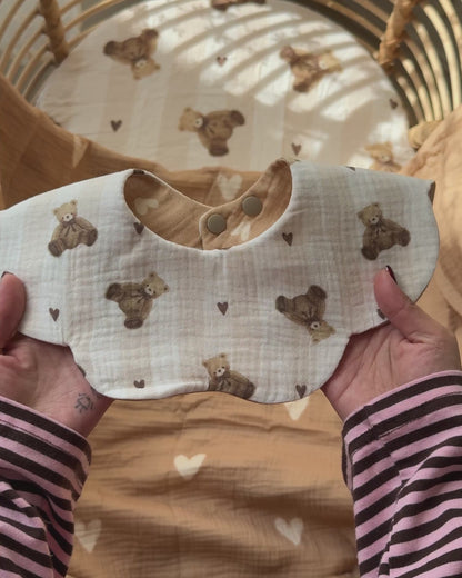 Organic Muslin 7-Layer Dribble Bib - Teddy Hearts